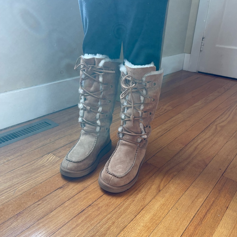 Like new Ugg Appalachian boots